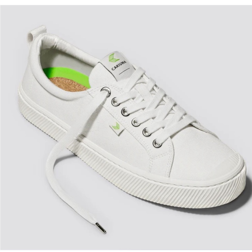 CARIUMA OCA Low in Off White Canvas